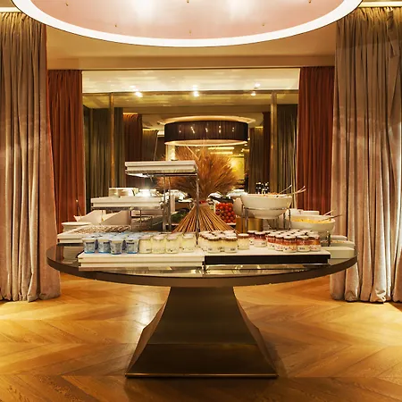 מלון Rosa Grand - Starhotels Collezione מילאנו
