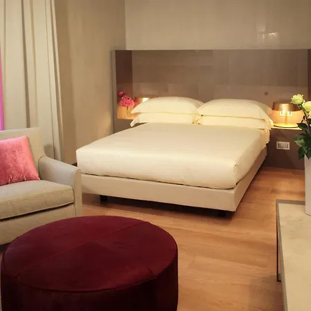 מלון Rosa Grand - Starhotels Collezione 4*