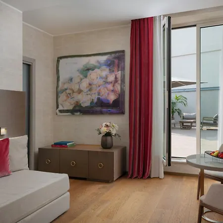 מלון Rosa Grand - Starhotels Collezione 4*