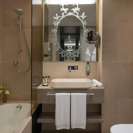 מלון Rosa Grand - Starhotels Collezione 4*