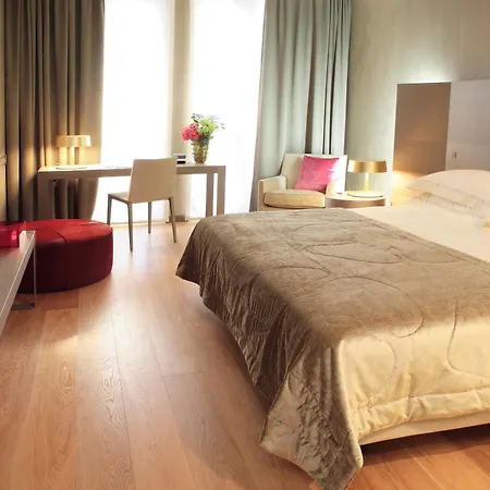 Otel Rosa Grand - Starhotels Collezione 4*